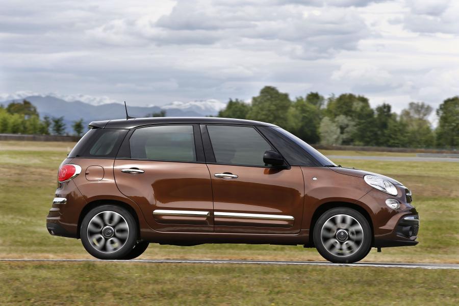  Fiat 500L 2017 года  (фото 38 из 45)